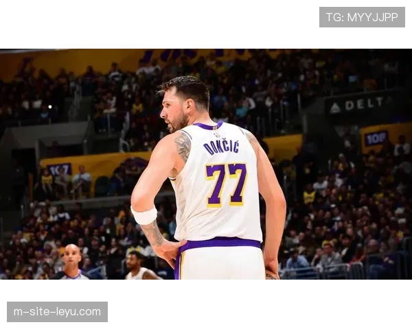 东契奇透露比塔泽用塞尔维亚语辱骂 称希望技犯能被撤销 东契奇透露比塔泽用塞尔维亚语辱骂 称希望技犯能被撤销